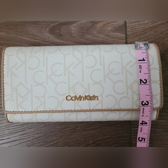 Calvin Klein wallet - Picture 11 of 14